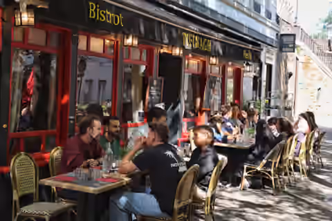 Salle du restaurant Tifinagh à Montmartre